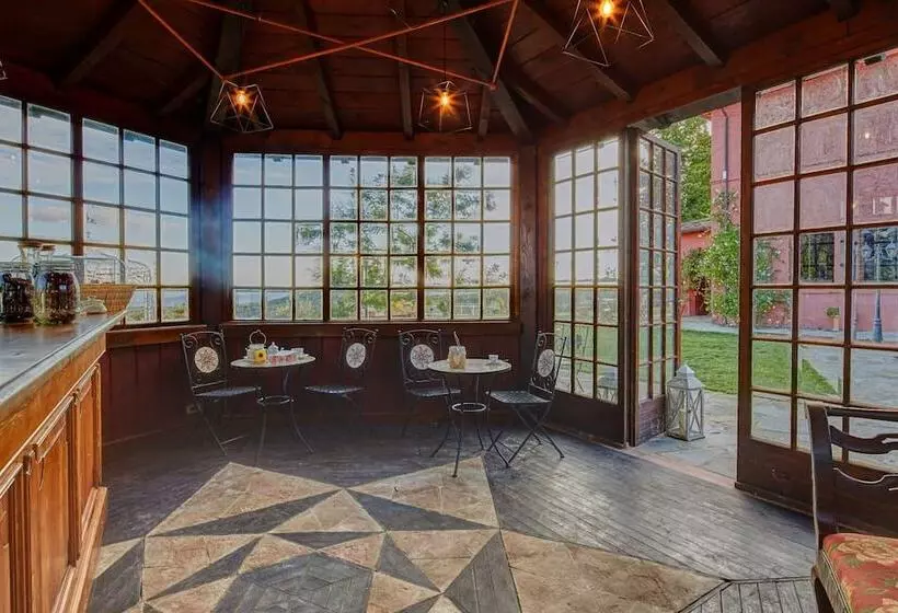 Maaseutuhotelli Casalrosso