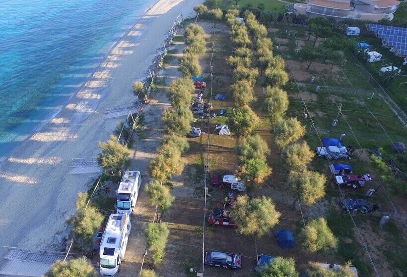 אתר נופש Villaggio Camping La Scogliera