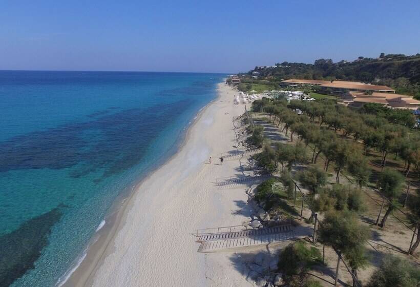 אתר נופש Villaggio Camping La Scogliera