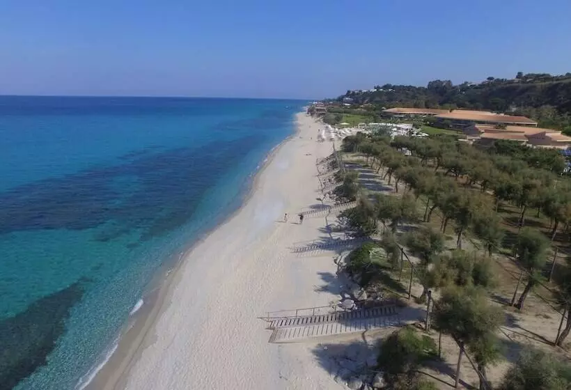 استراحتگاه Villaggio Camping La Scogliera