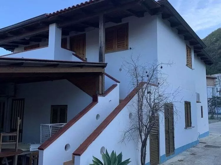 استراحتگاه Villaggio Camping La Scogliera