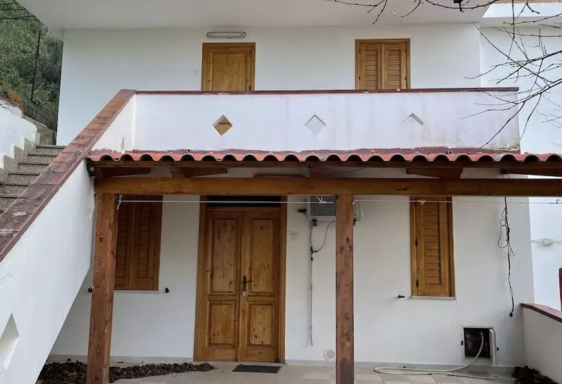 استراحتگاه Villaggio Camping La Scogliera