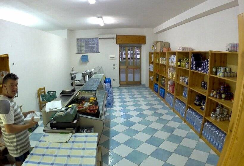 אתר נופש Villaggio Camping La Scogliera