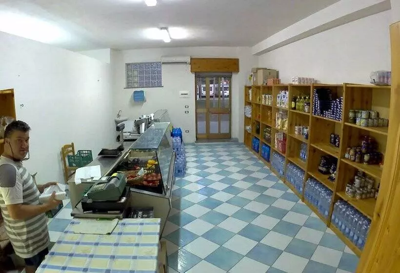 استراحتگاه Villaggio Camping La Scogliera