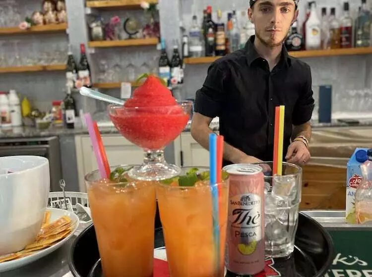 استراحتگاه Villaggio Camping La Scogliera