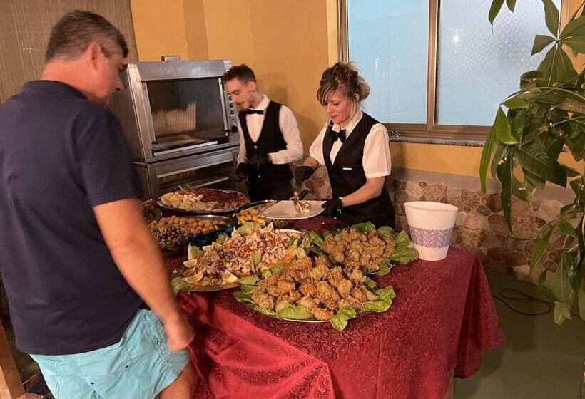 אתר נופש Villaggio Camping La Scogliera