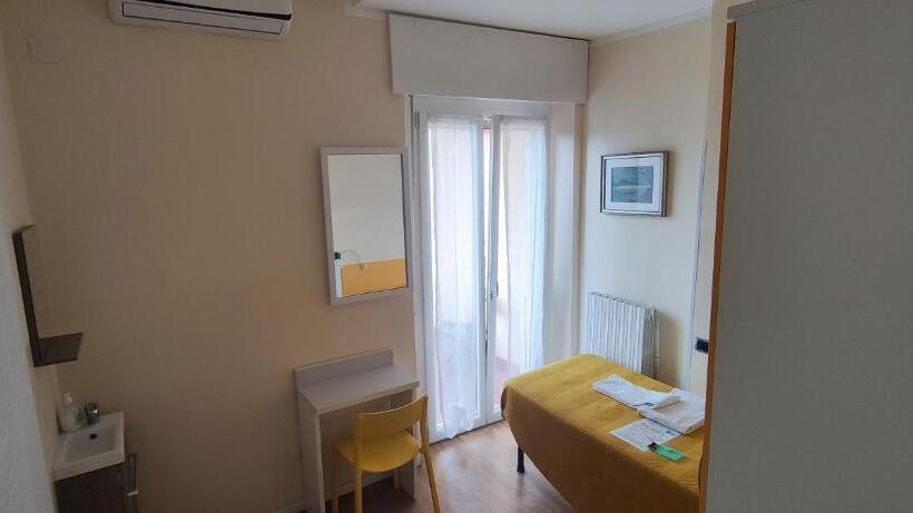 پانسیون Vroom510