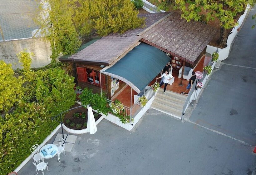 اقامتگاه Green Village