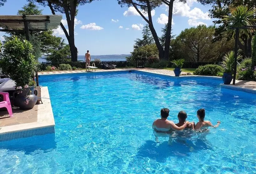 簡易ホテル Almanuda Naturist Village