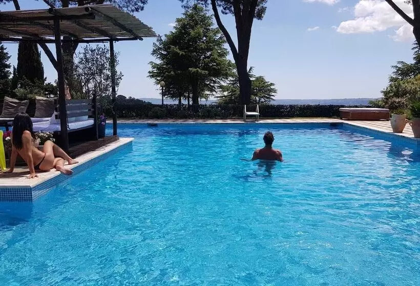 簡易ホテル Almanuda Naturist Village