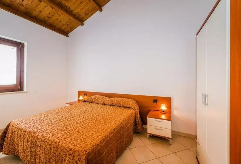 اقامتگاه Villaggio Punta Alice Srl