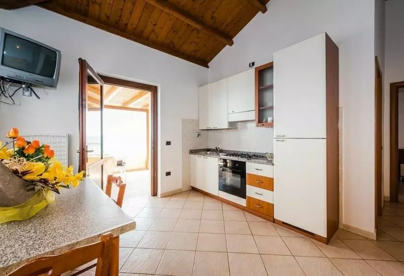 اقامتگاه Villaggio Punta Alice Srl