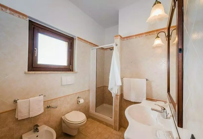 اقامتگاه Villaggio Punta Alice Srl