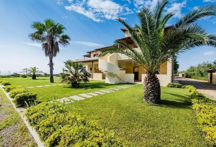 اقامتگاه Villaggio Punta Alice Srl