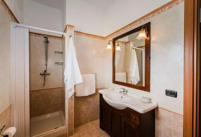 اقامتگاه Villaggio Punta Alice Srl