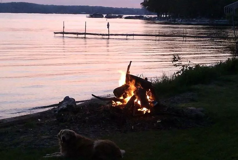 ベッドアンドブレックファースト Maple Springs Lake Side Inn