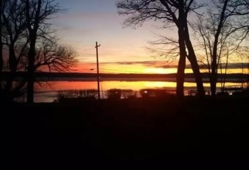 ベッドアンドブレックファースト Maple Springs Lake Side Inn