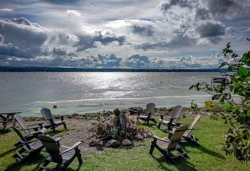 ベッドアンドブレックファースト Maple Springs Lake Side Inn