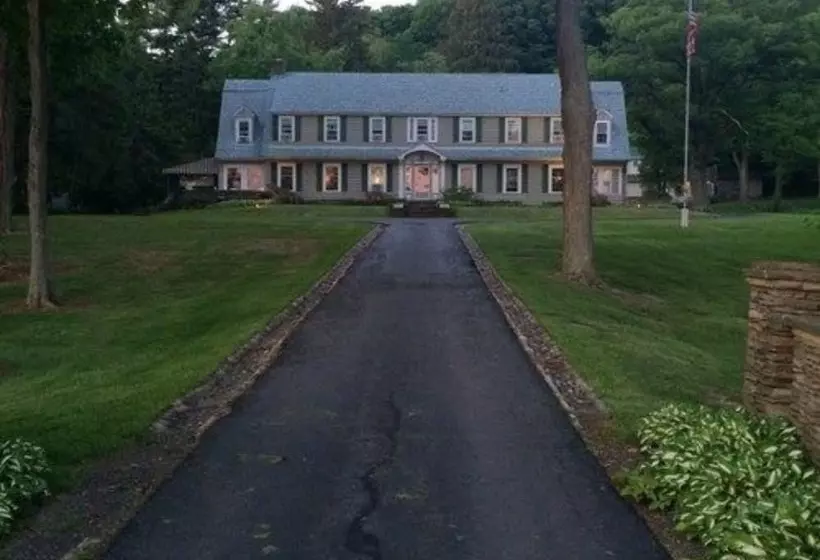 ベッドアンドブレックファースト Maple Springs Lake Side Inn