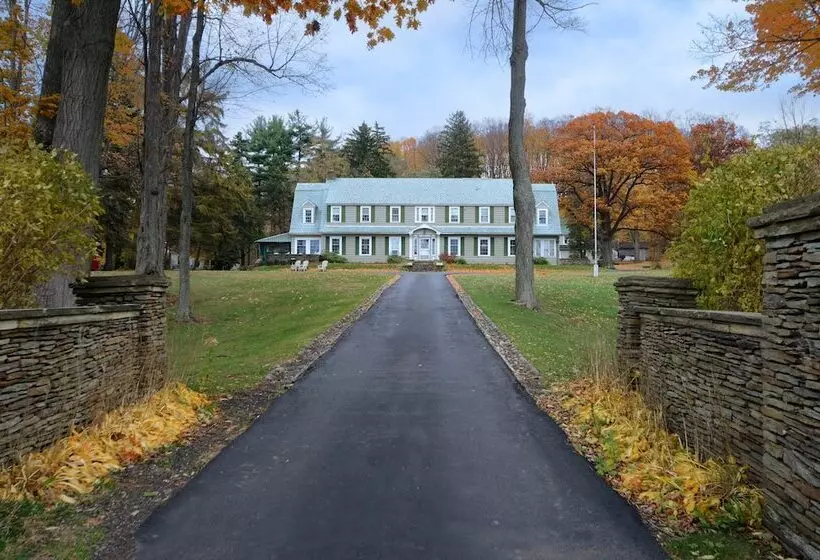 ベッドアンドブレックファースト Maple Springs Lake Side Inn