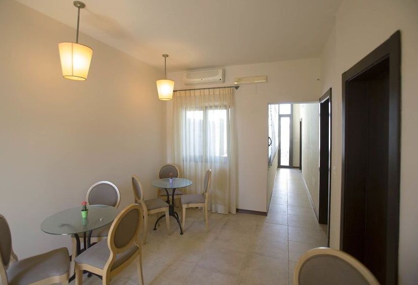 צימר Villa De Pietro