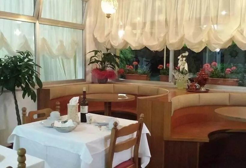 Hotelli Nettuno Senigallia