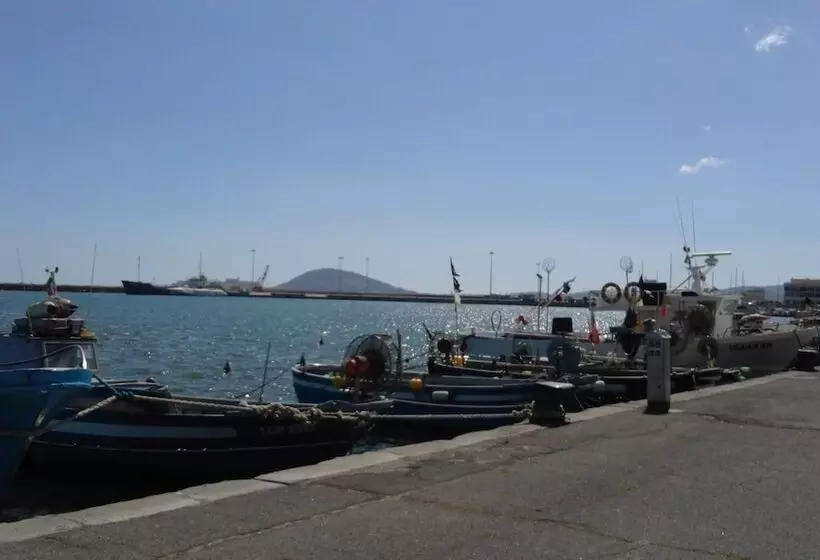 Aamiaismajoitus (B&B) Camere Riviera Di Ulisse