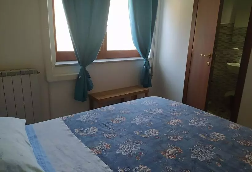 Aamiaismajoitus (B&B) Camere Riviera Di Ulisse