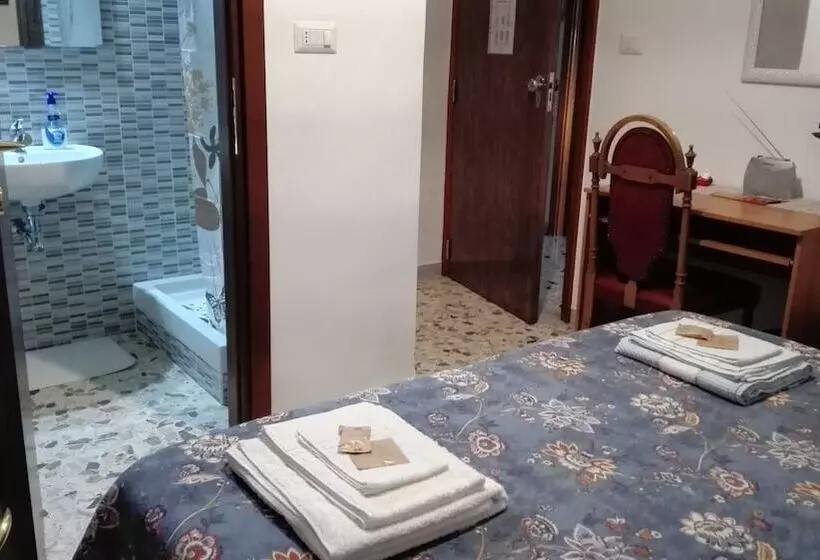 Aamiaismajoitus (B&B) Camere Riviera Di Ulisse