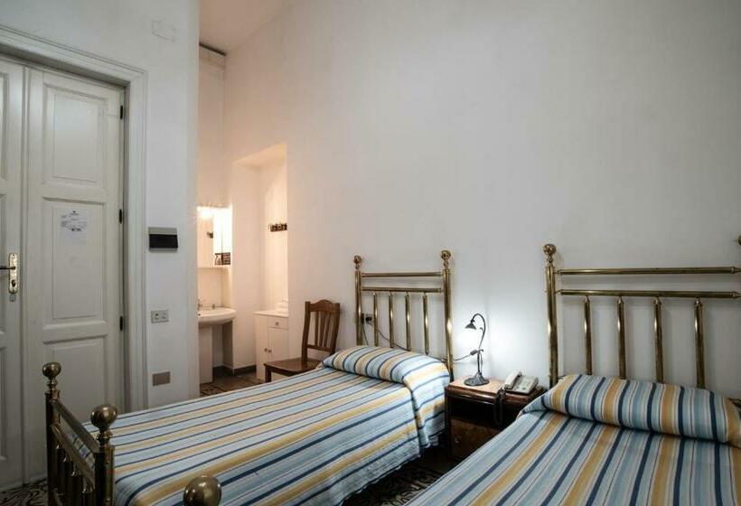 Отель Aer Bj Vittoria