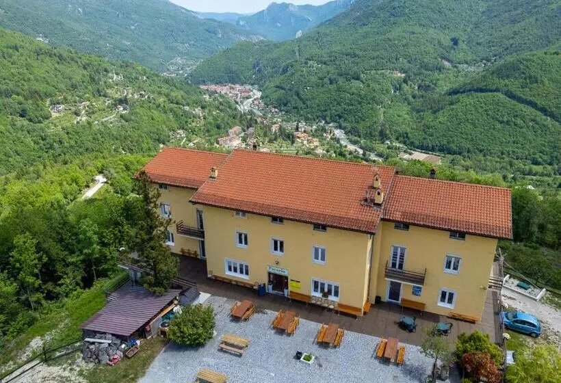 Hotelli Albergo Ristorante Payarin