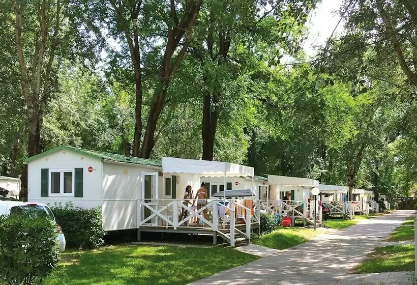 Hotelli Isamar Holiday Village