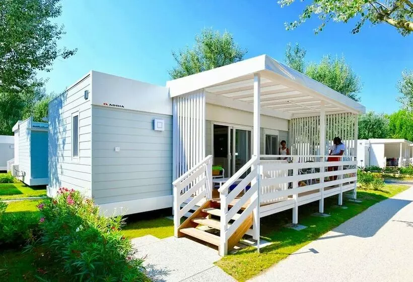 Hotelli Isamar Holiday Village