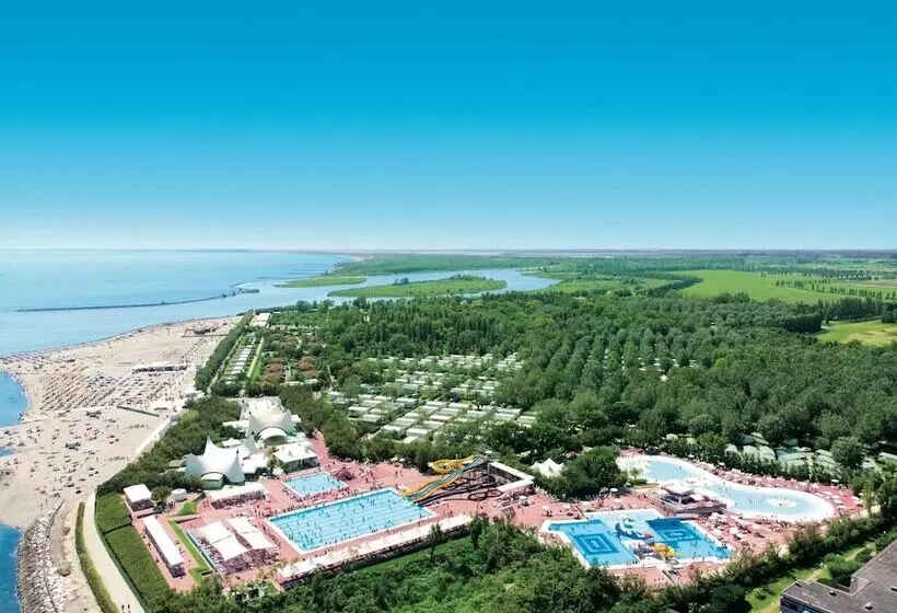 Hotelli Isamar Holiday Village