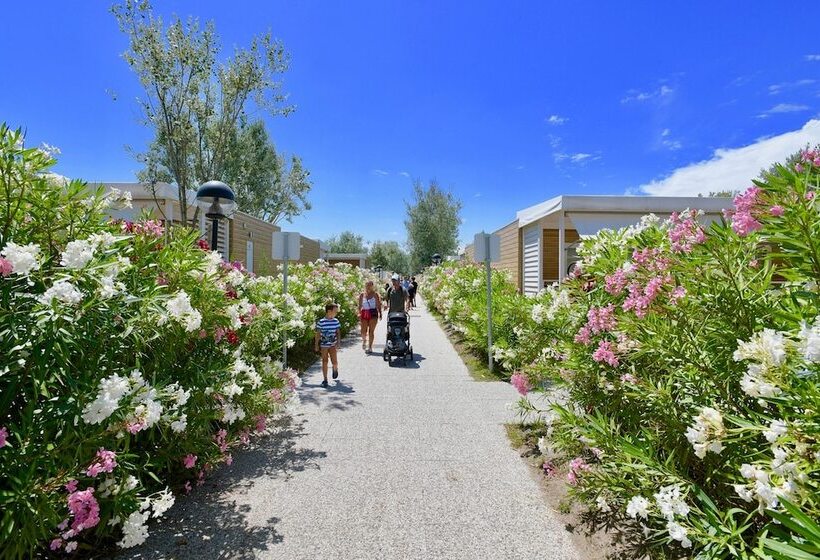 فندق Isamar Holiday Village