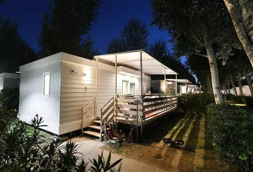 Hotelli Isamar Holiday Village