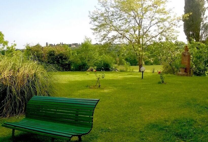 Сельский отель Agriturismo Podere Caggiolo Swimming Pool & Air Conditioning