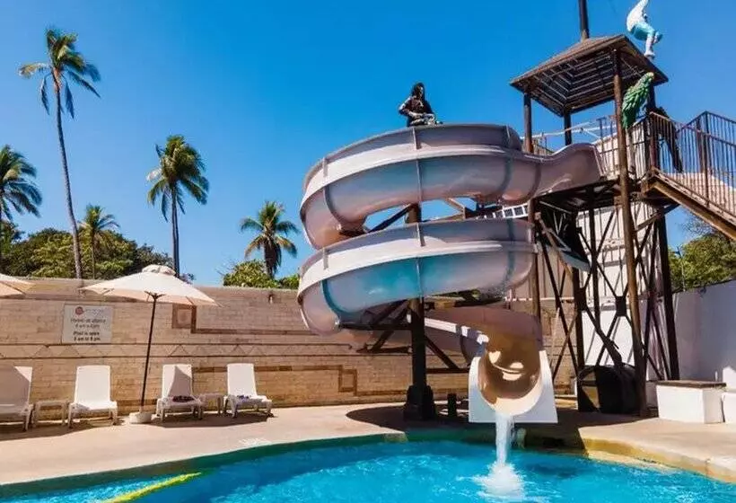 ホテル Krystal Beach Acapulco