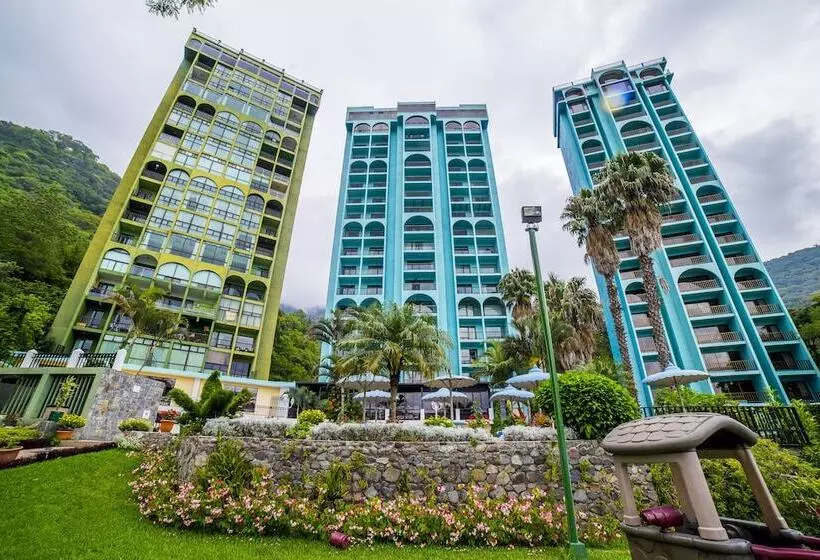 هتل La Riviera De Atitlan