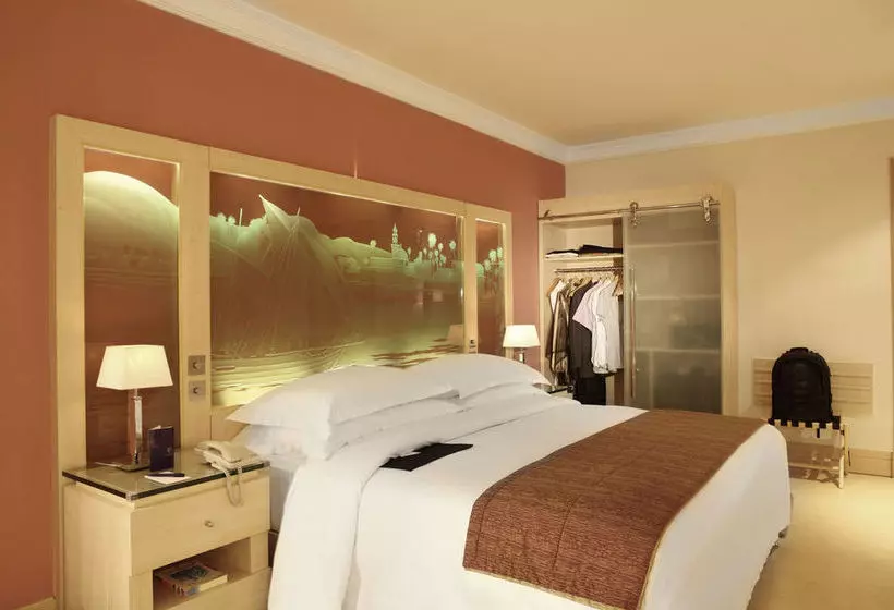 Отель Le Royal Tower Kuwait