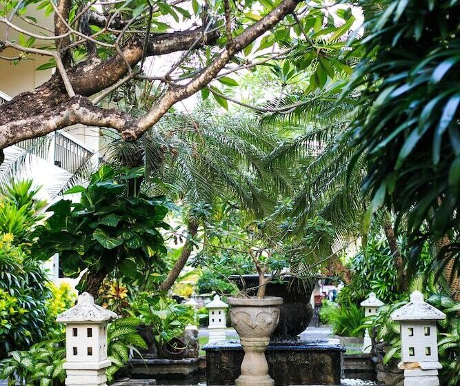 בית מלון כפרי Legian Paradiso