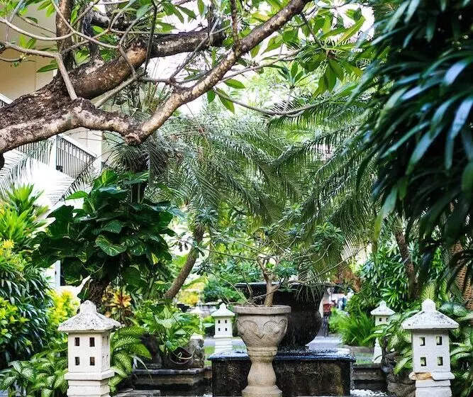 فندق Legian Paradiso