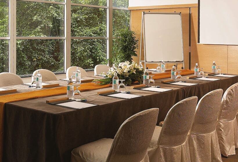 هتل Maya Kuala Lumpur City Center