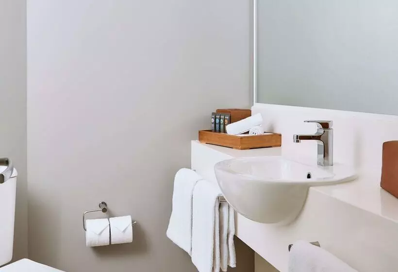 Отель Mercure Melbourne Southbank