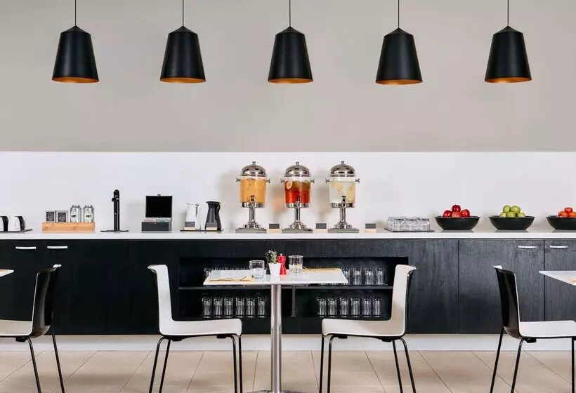 Отель Mercure Melbourne Southbank