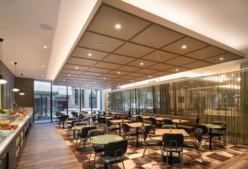 Отель Mercure Melbourne Southbank