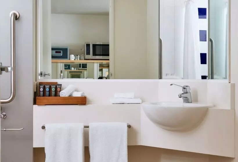 Отель Mercure Melbourne Southbank