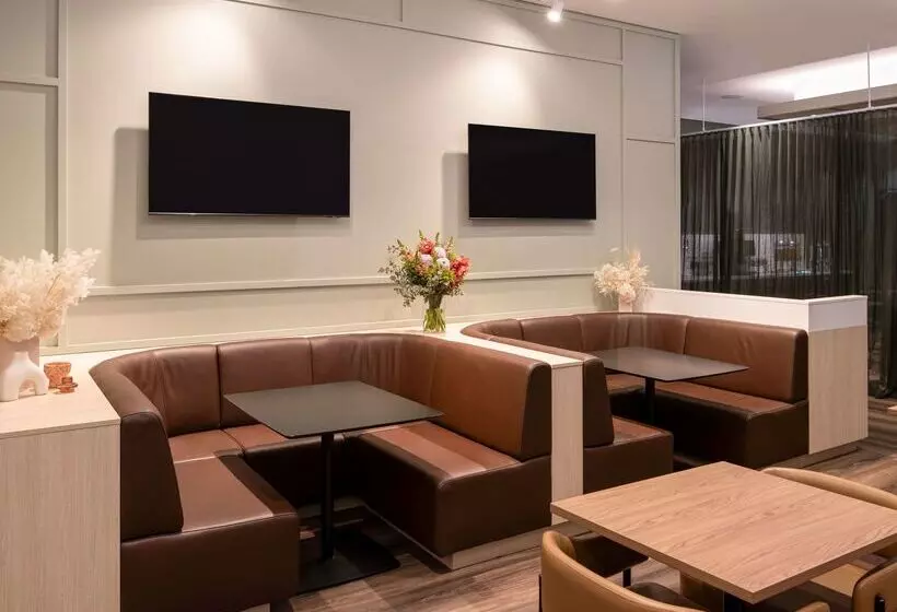 Отель Mercure Melbourne Southbank