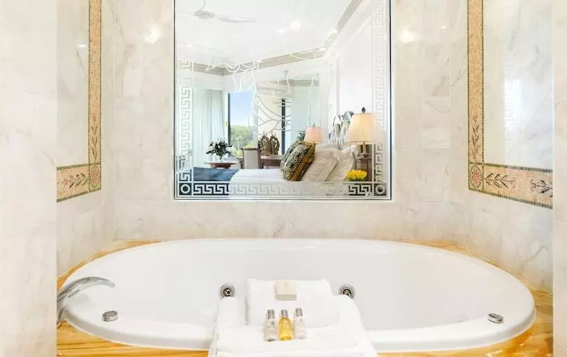 Imperial Hotel Gold Coast