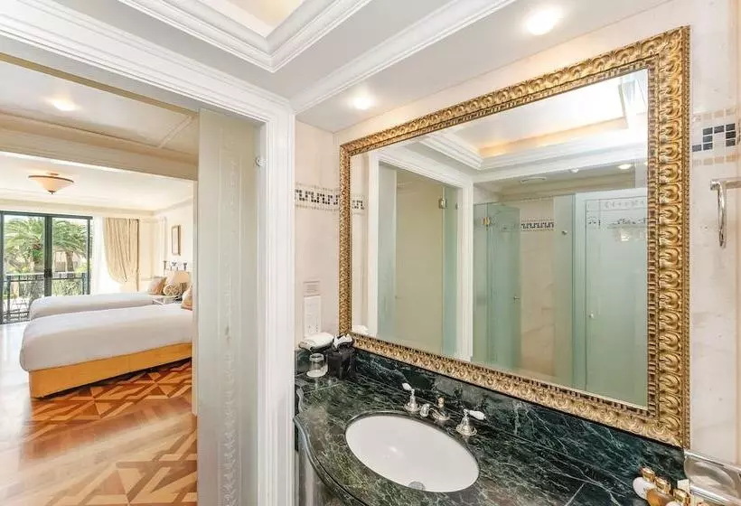 Imperial Hotel Gold Coast